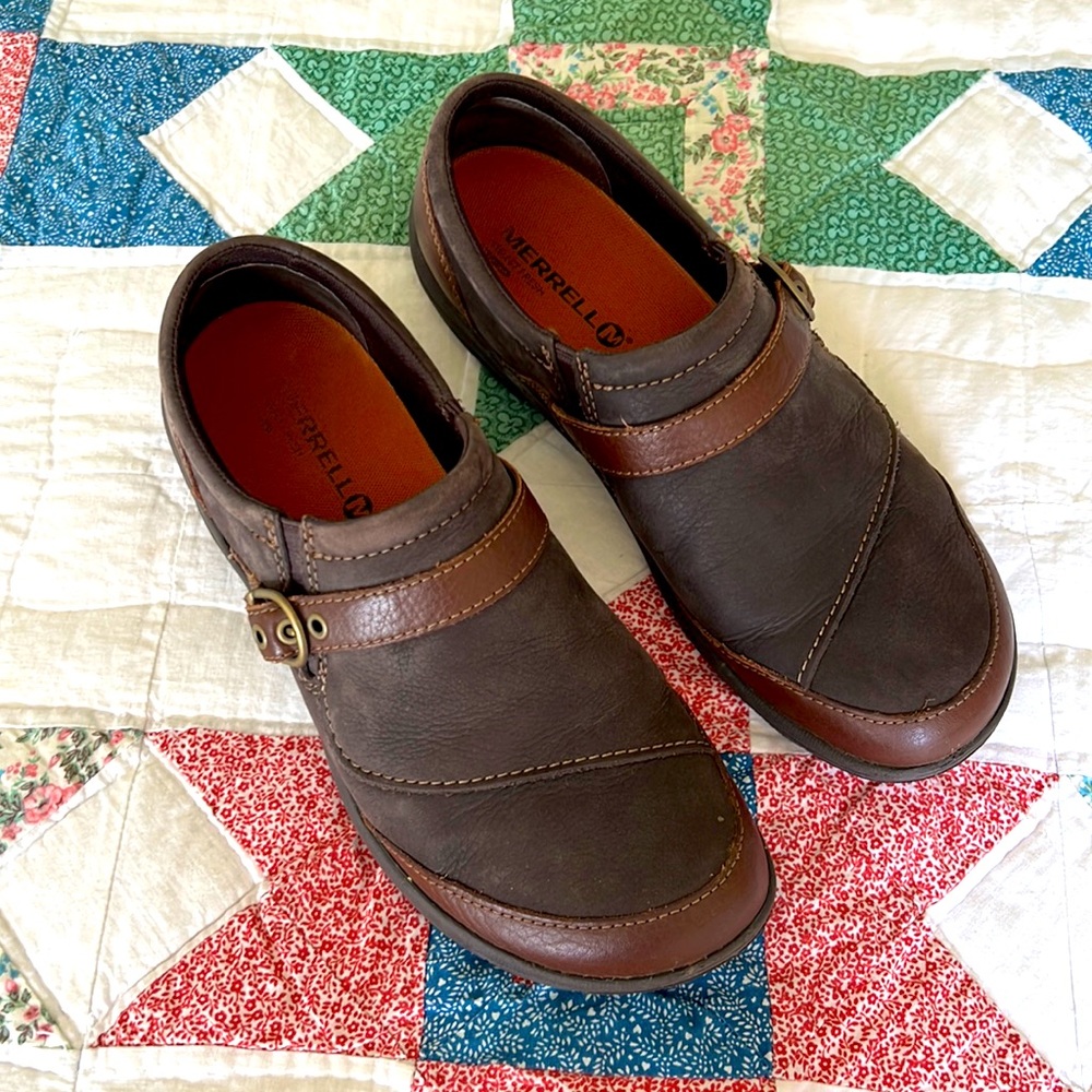 Merrell brown women’s slip on loafer style shoes size 8.5 -EUC